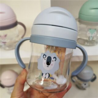 300 ml children's tumbler with blue and transparent handle