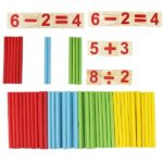 Colorful wooden counting stick with nùmeros